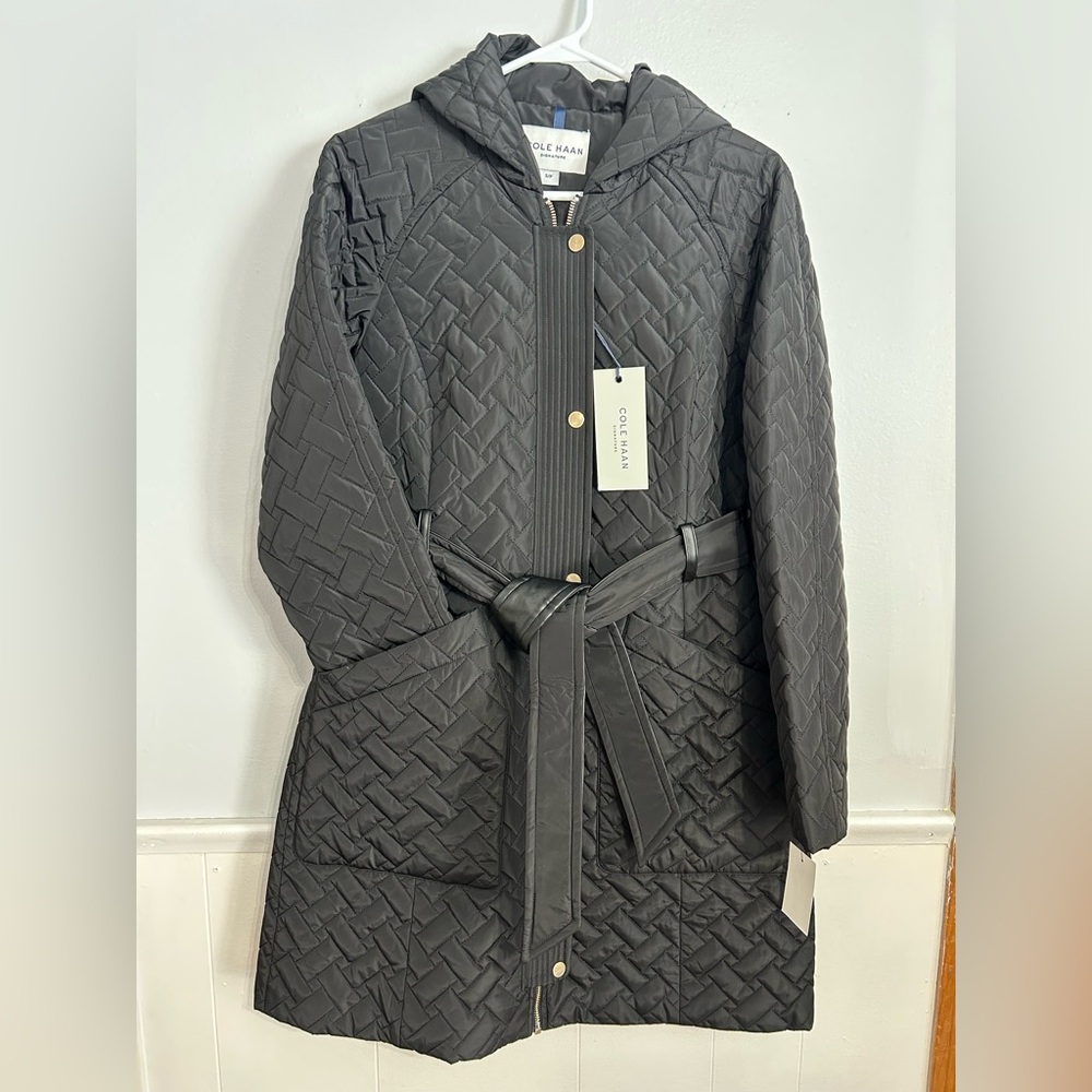 Cole Haan Black Hooded Quilted Jacket with Gold Accents & Belt Women’s Small NEW